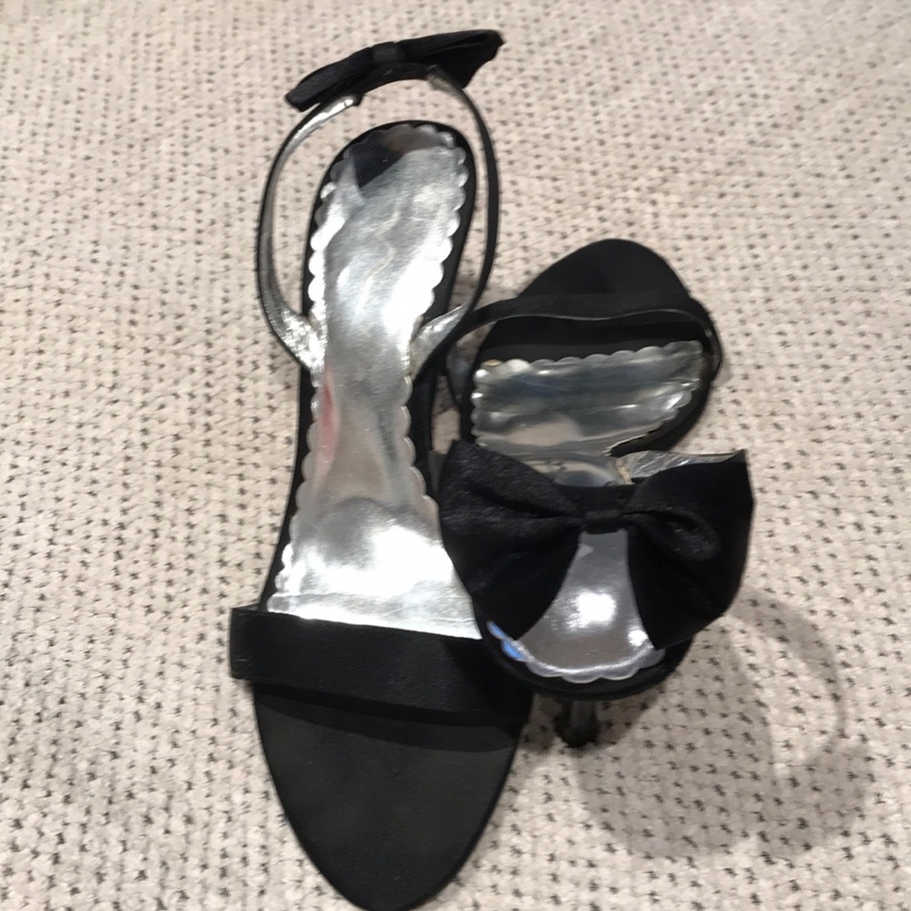 Black strappy kitten heel